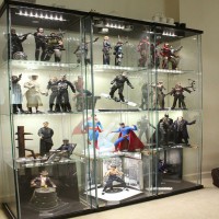 Customized clear and modern acrylic toy display for home and supermarket decoration