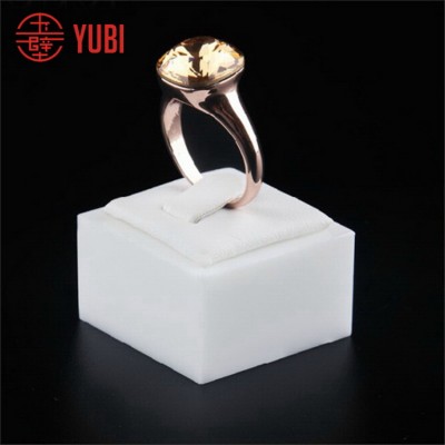 Cheap promotional high end triangle acrylic ice block