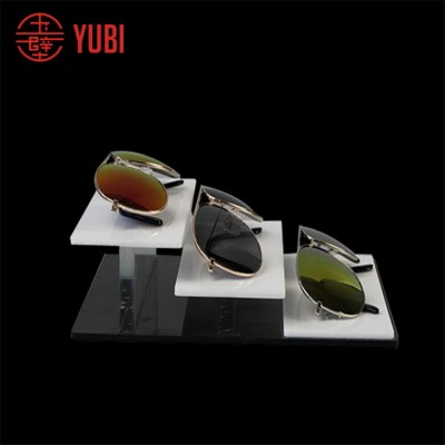 2016 Best-Selling plexiglass sunglasses display riser