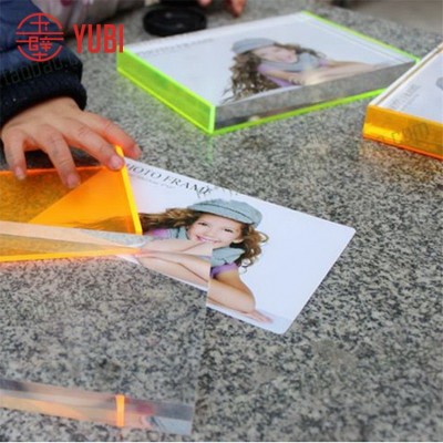 Popular professional fluorescent plexiglass photo frame